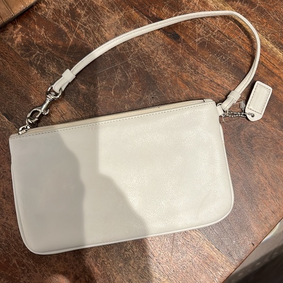 Coach wristlet - Picture 3 of 6